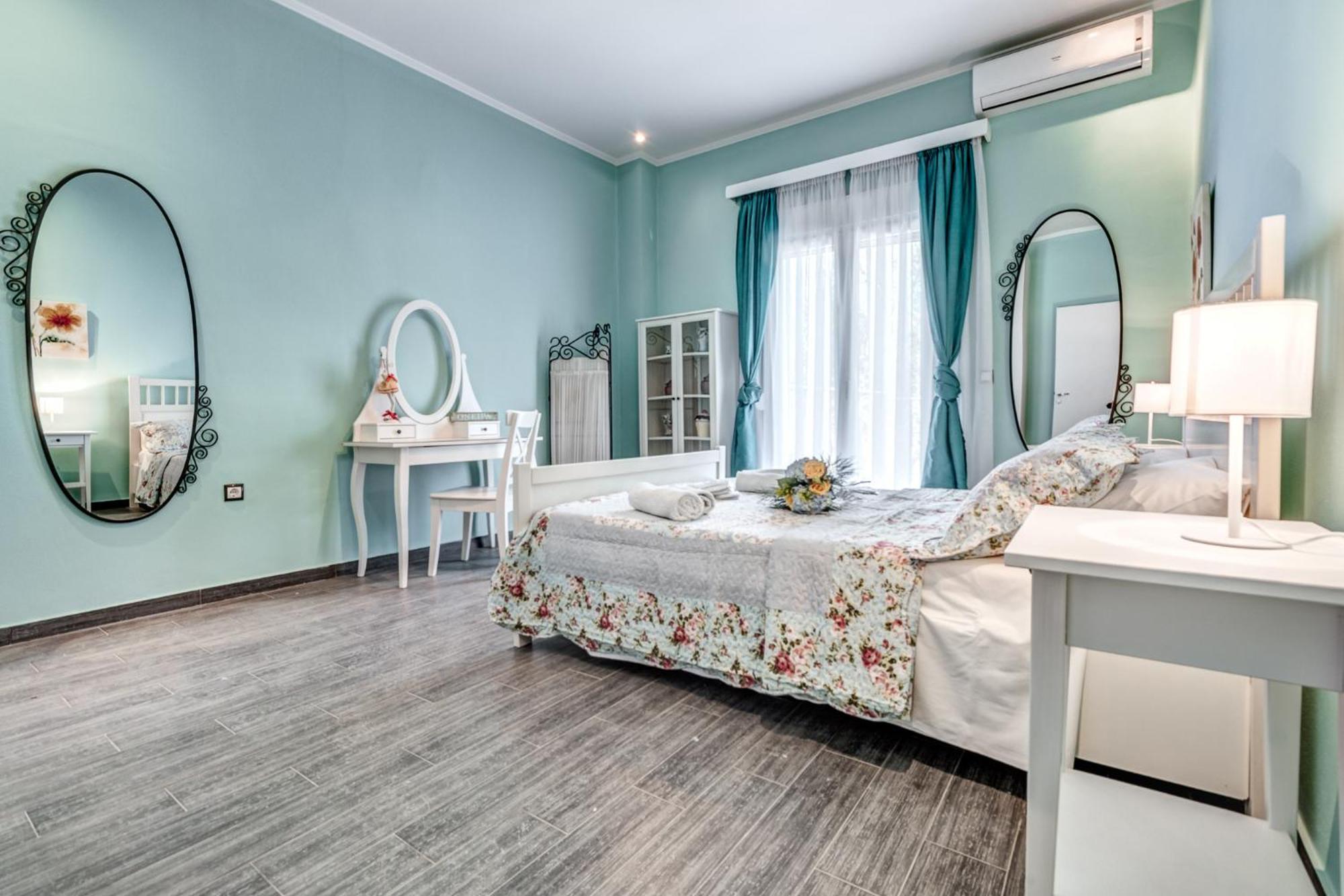 Villa Intemella Kompítsion エクステリア 写真