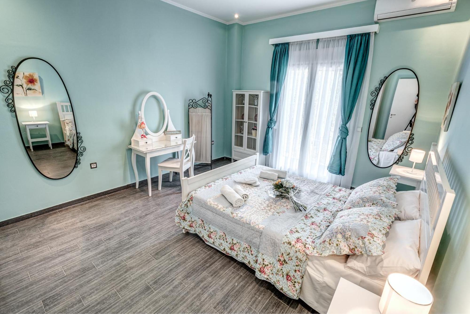 Villa Intemella Kompítsion エクステリア 写真