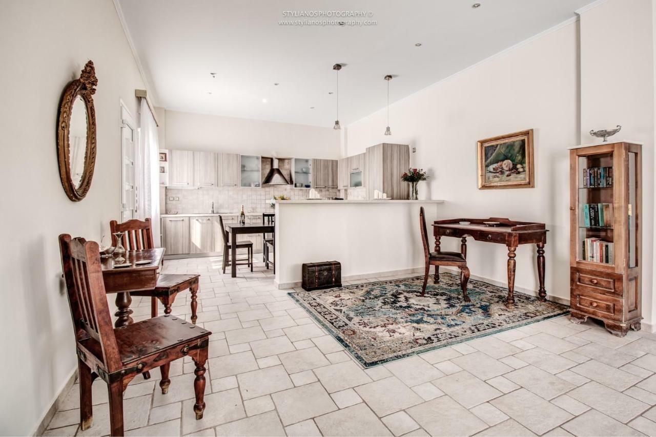 Villa Intemella Kompítsion エクステリア 写真