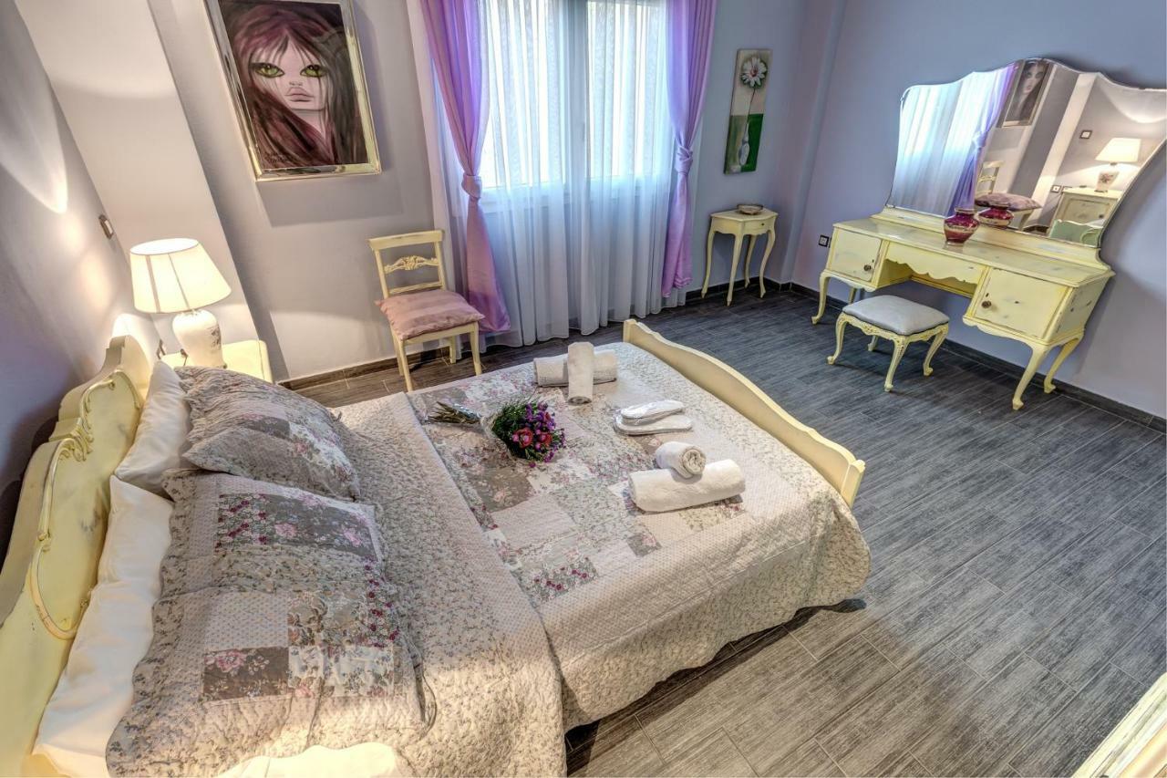 Villa Intemella Kompítsion エクステリア 写真