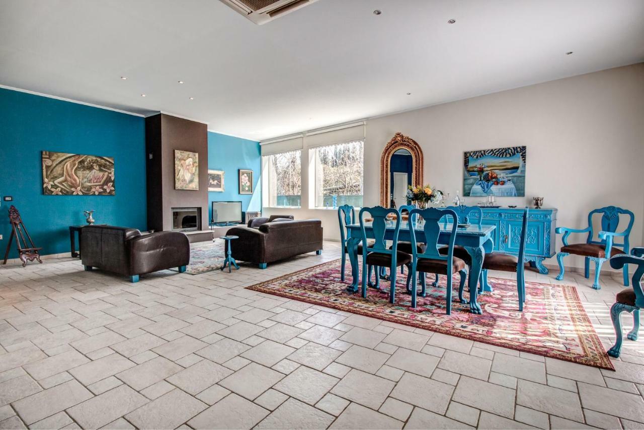 Villa Intemella Kompítsion エクステリア 写真