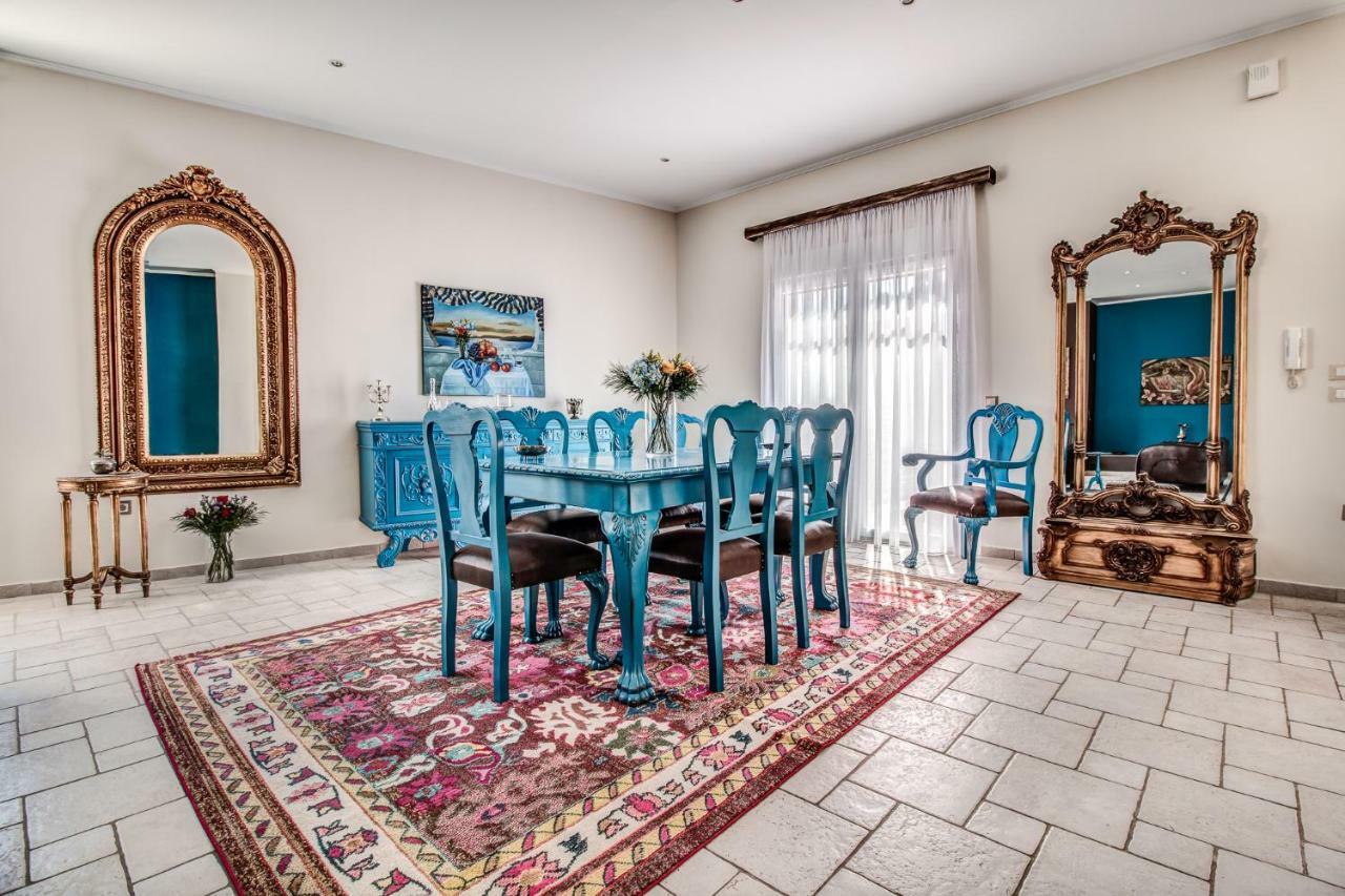 Villa Intemella Kompítsion エクステリア 写真