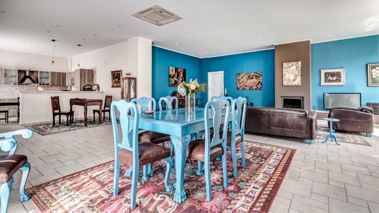 Villa Intemella Kompítsion エクステリア 写真